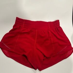 LULULEMON hotty hot short HR 2.5”
